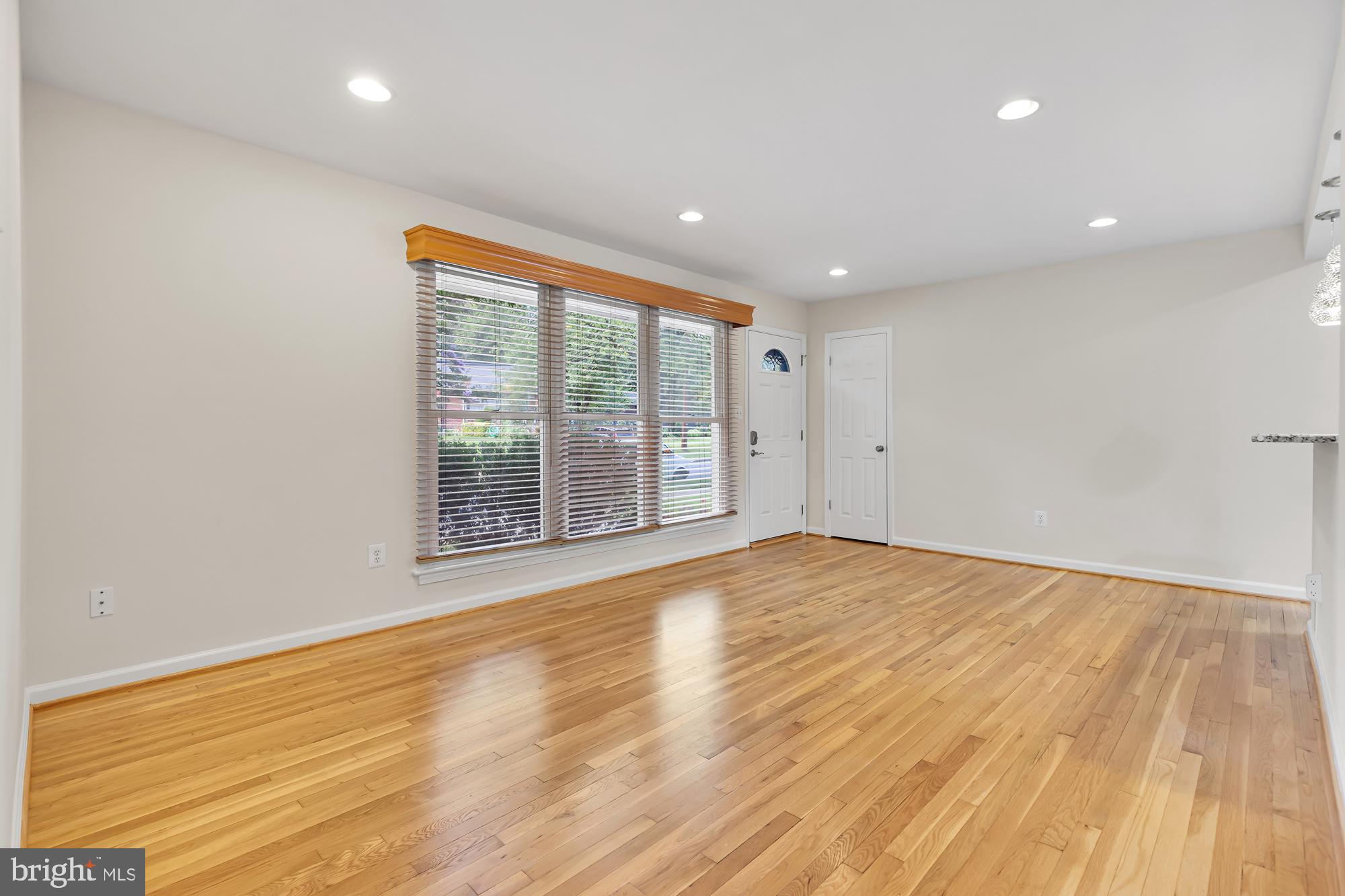 8312 CATHEDRAL AVENUE