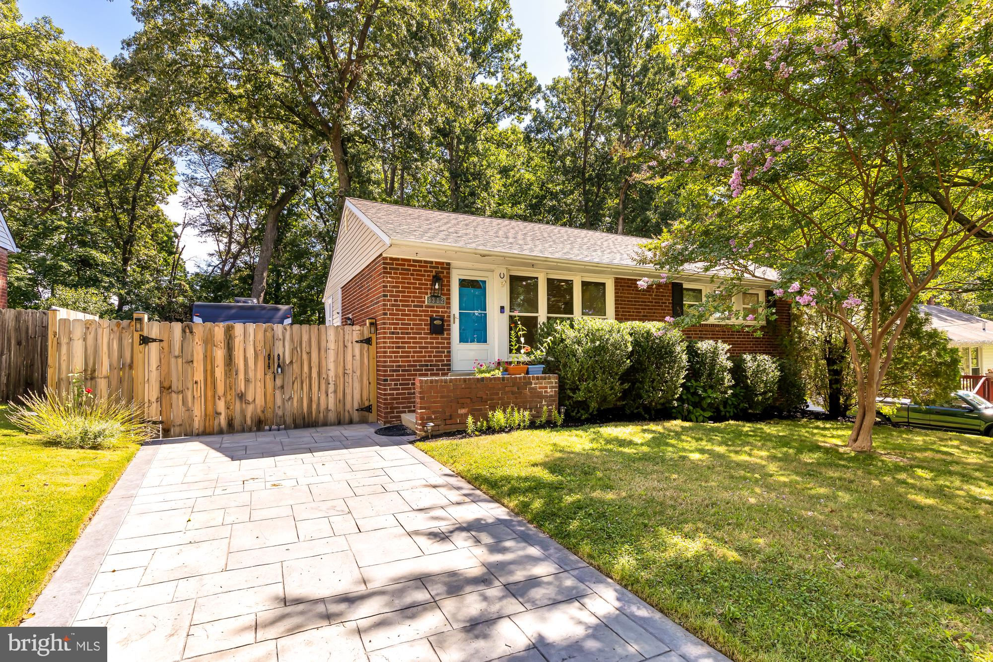 8312 CATHEDRAL AVENUE