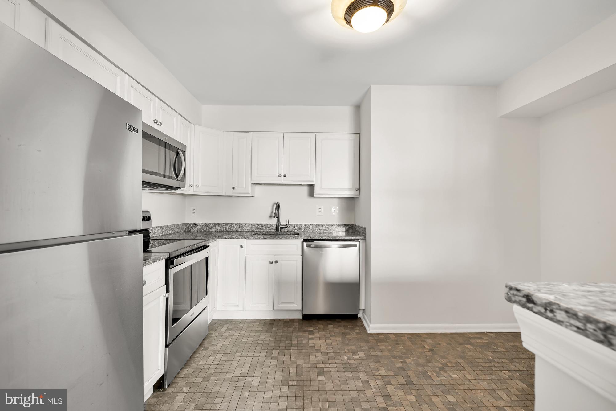 6986 Hanover PARKWAY Unit: 201