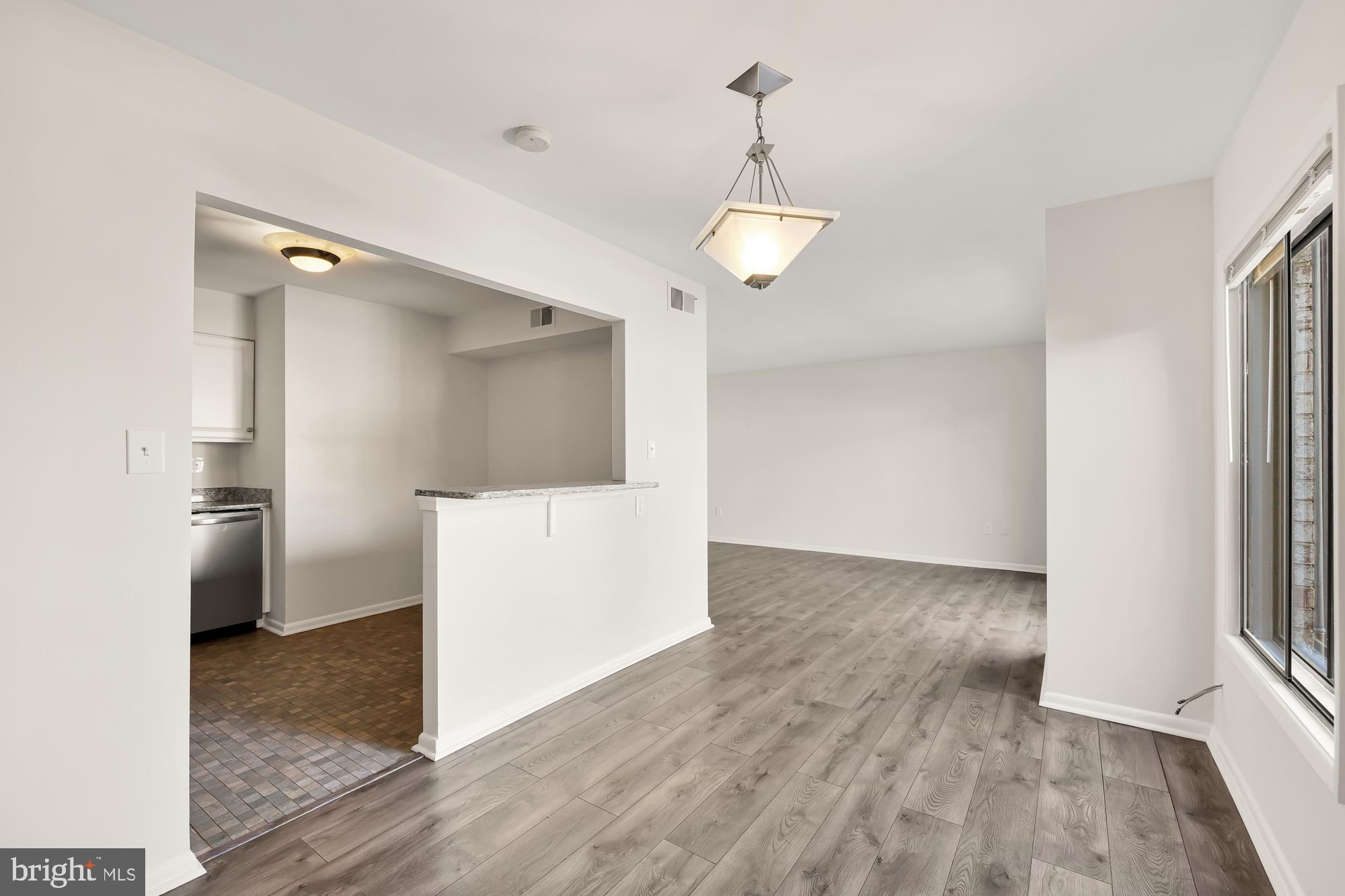 6986 Hanover PARKWAY Unit: 201