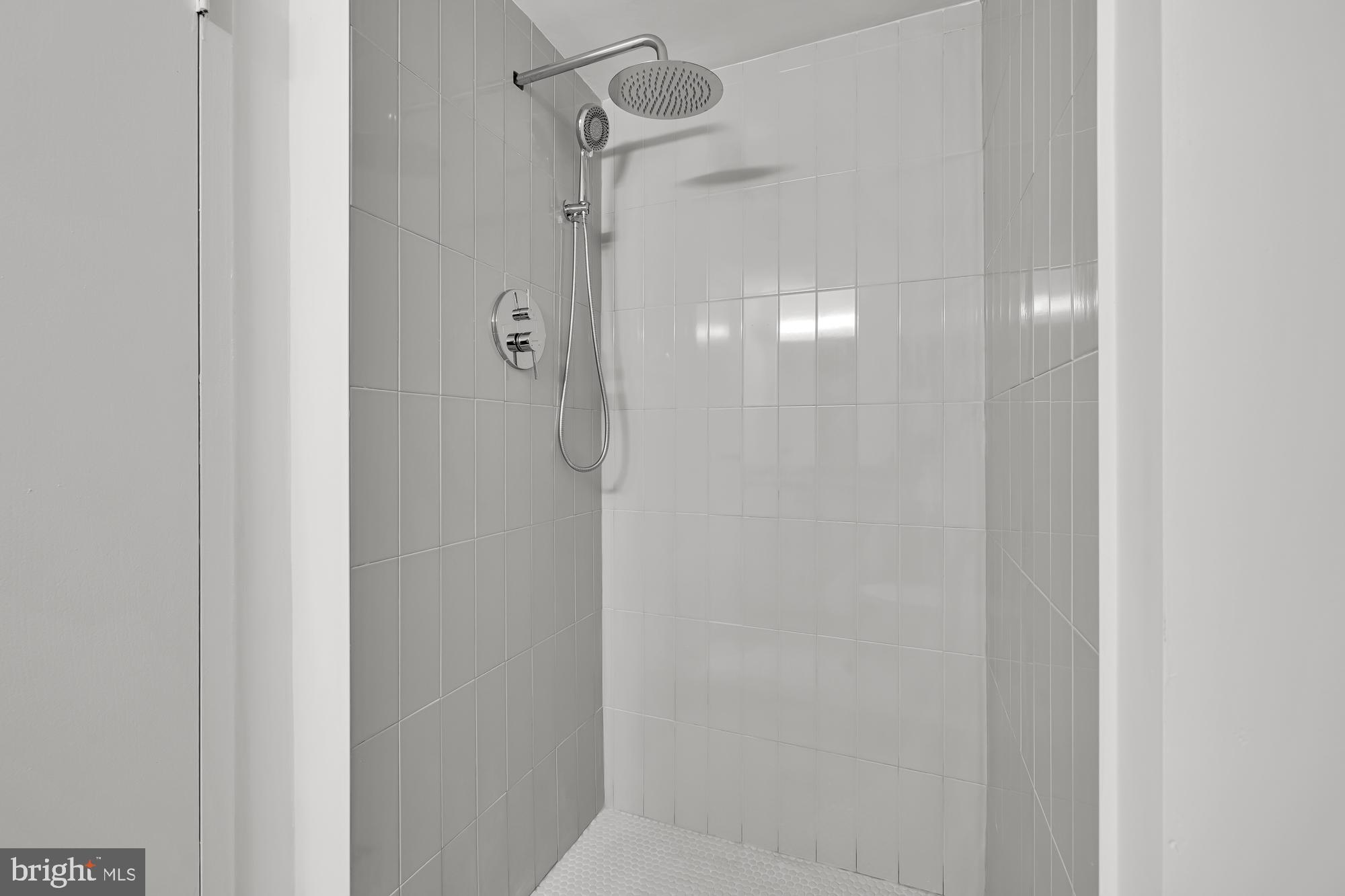 6986 Hanover PARKWAY Unit: 201