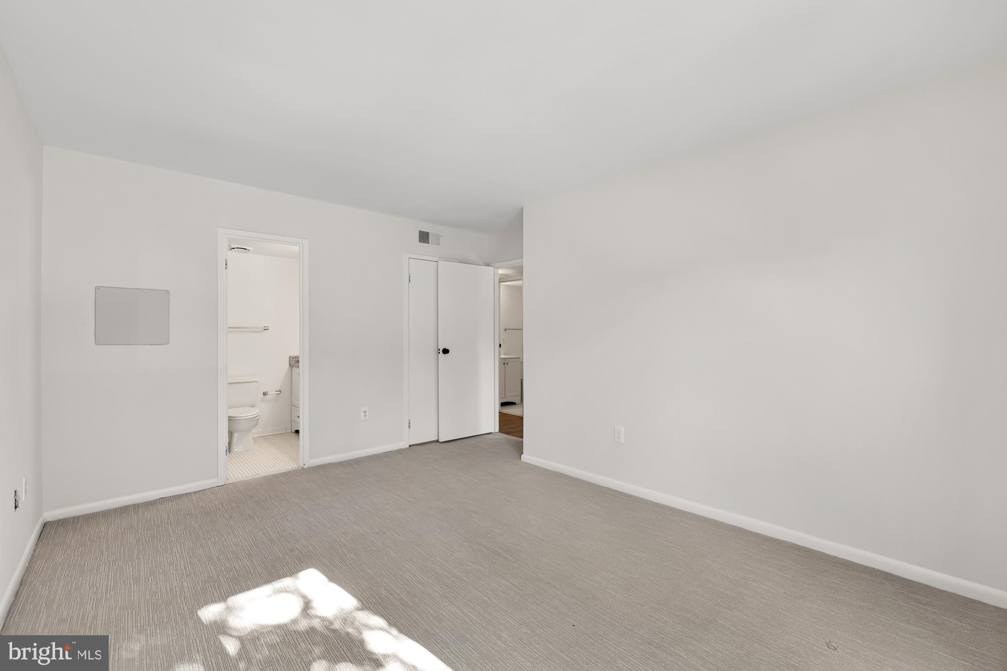 6986 Hanover PARKWAY Unit: 201