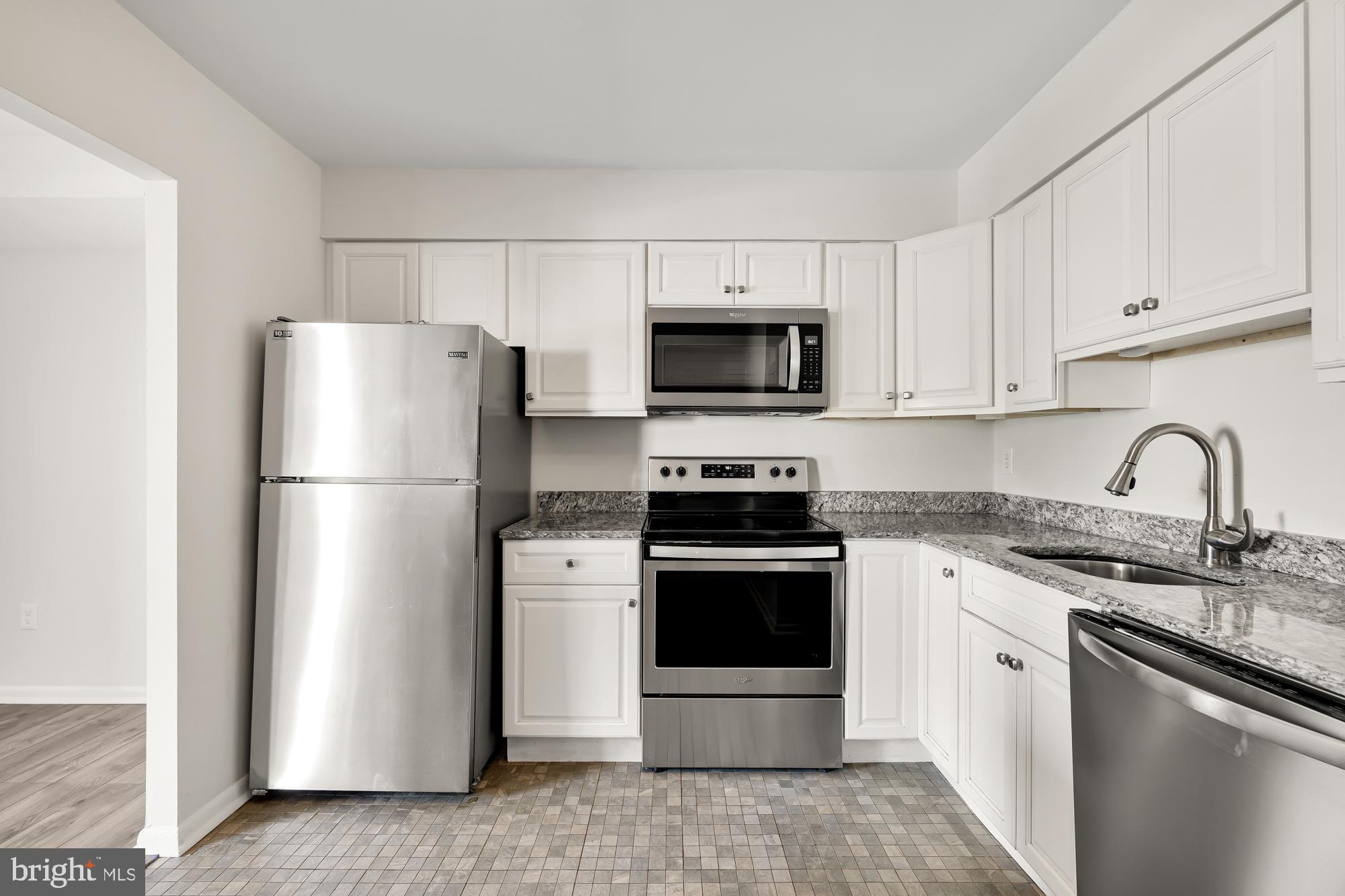 6986 Hanover PARKWAY Unit: 201