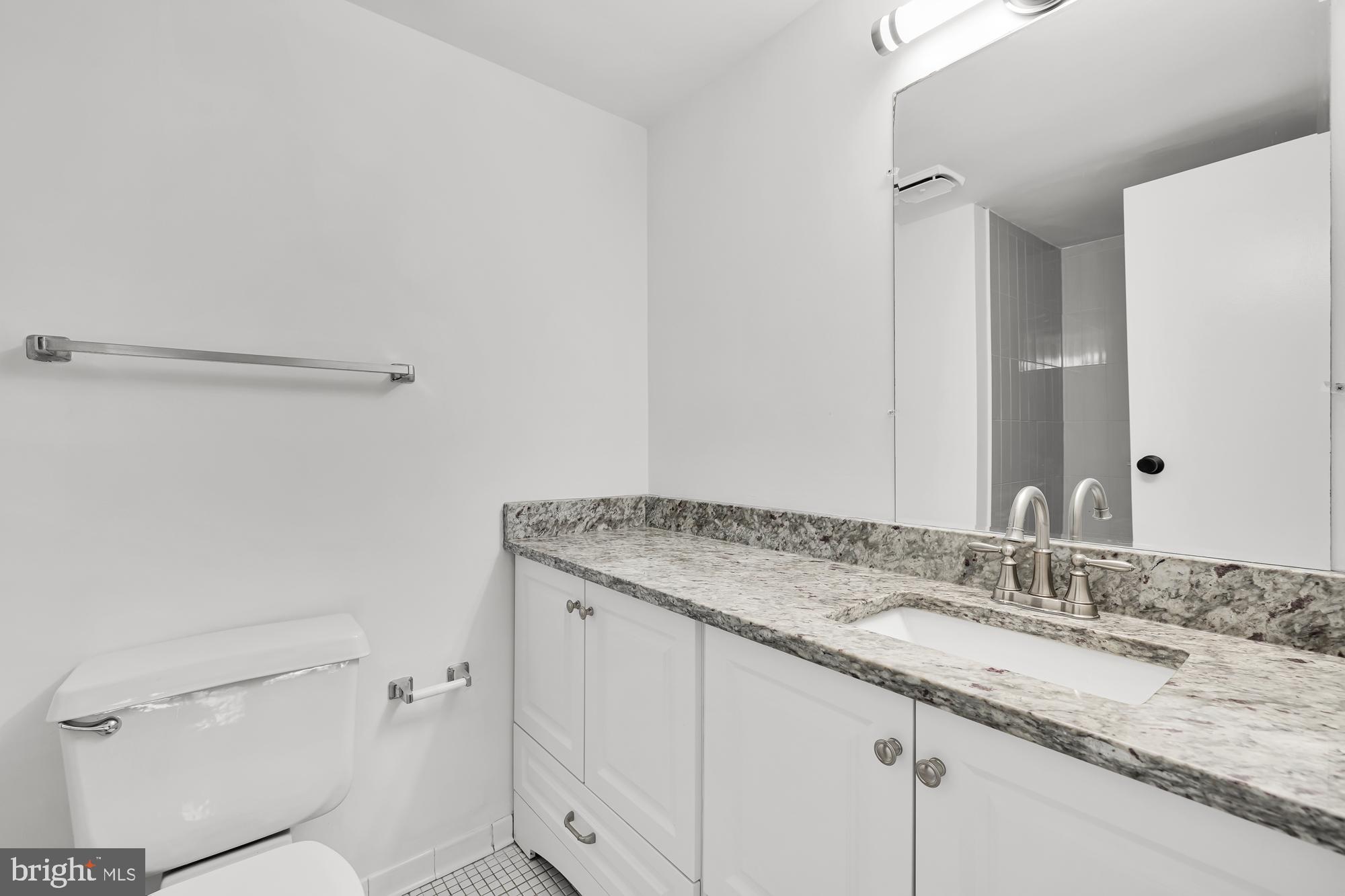 6986 Hanover PARKWAY Unit: 201