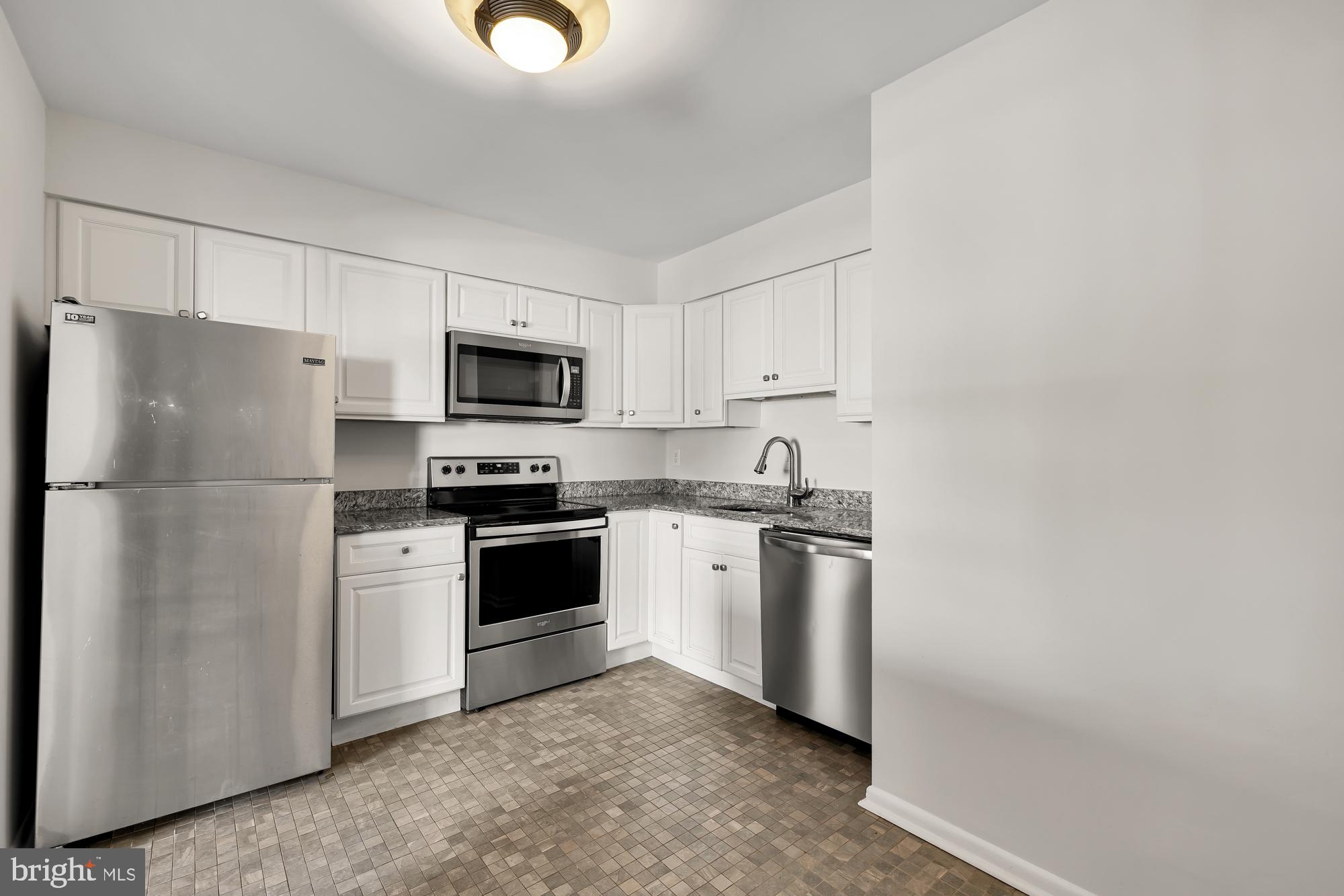 6986 Hanover PARKWAY Unit: 201