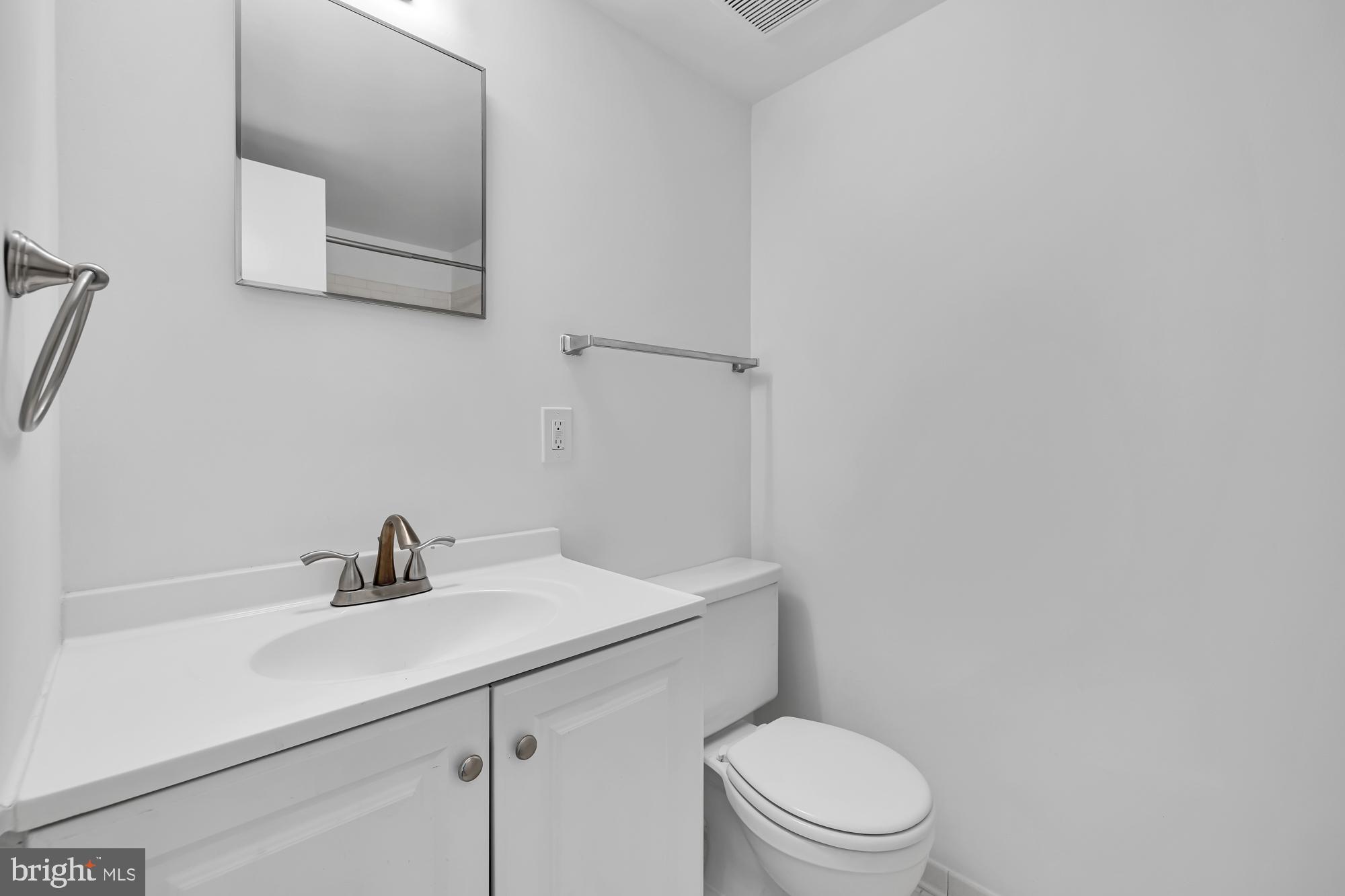 6986 Hanover PARKWAY Unit: 201