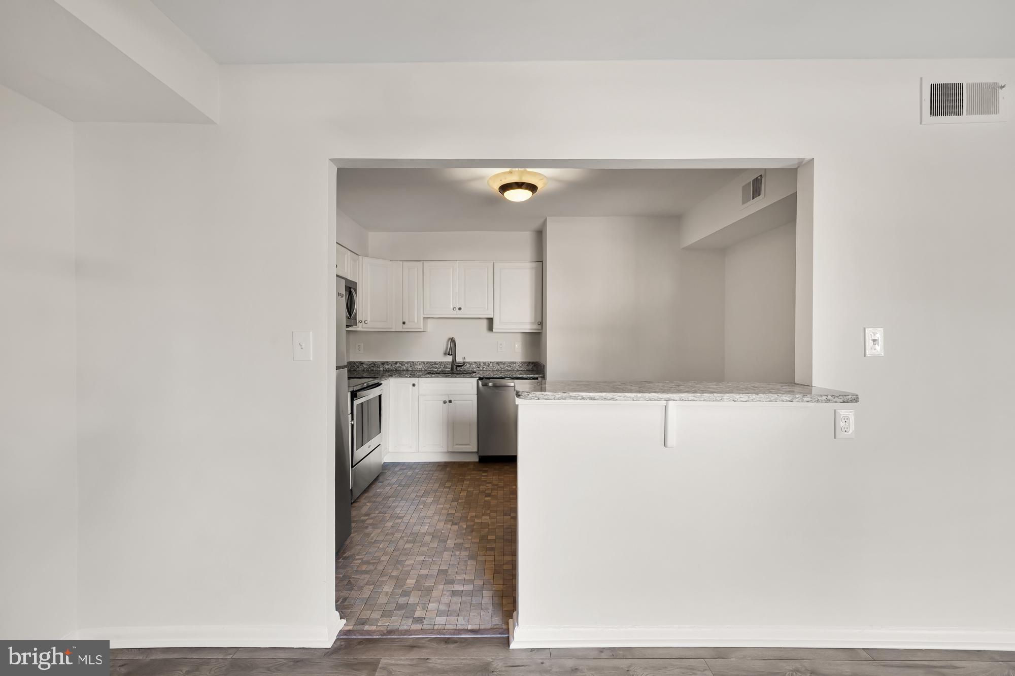 6986 Hanover PARKWAY Unit: 201
