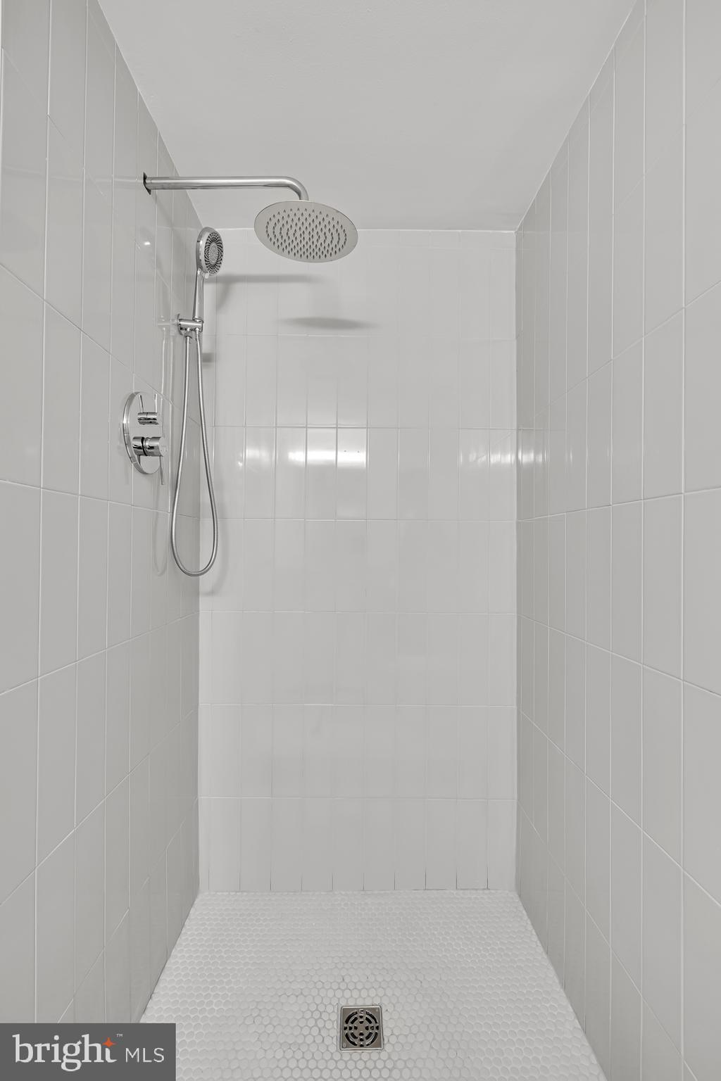 6986 Hanover PARKWAY Unit: 201