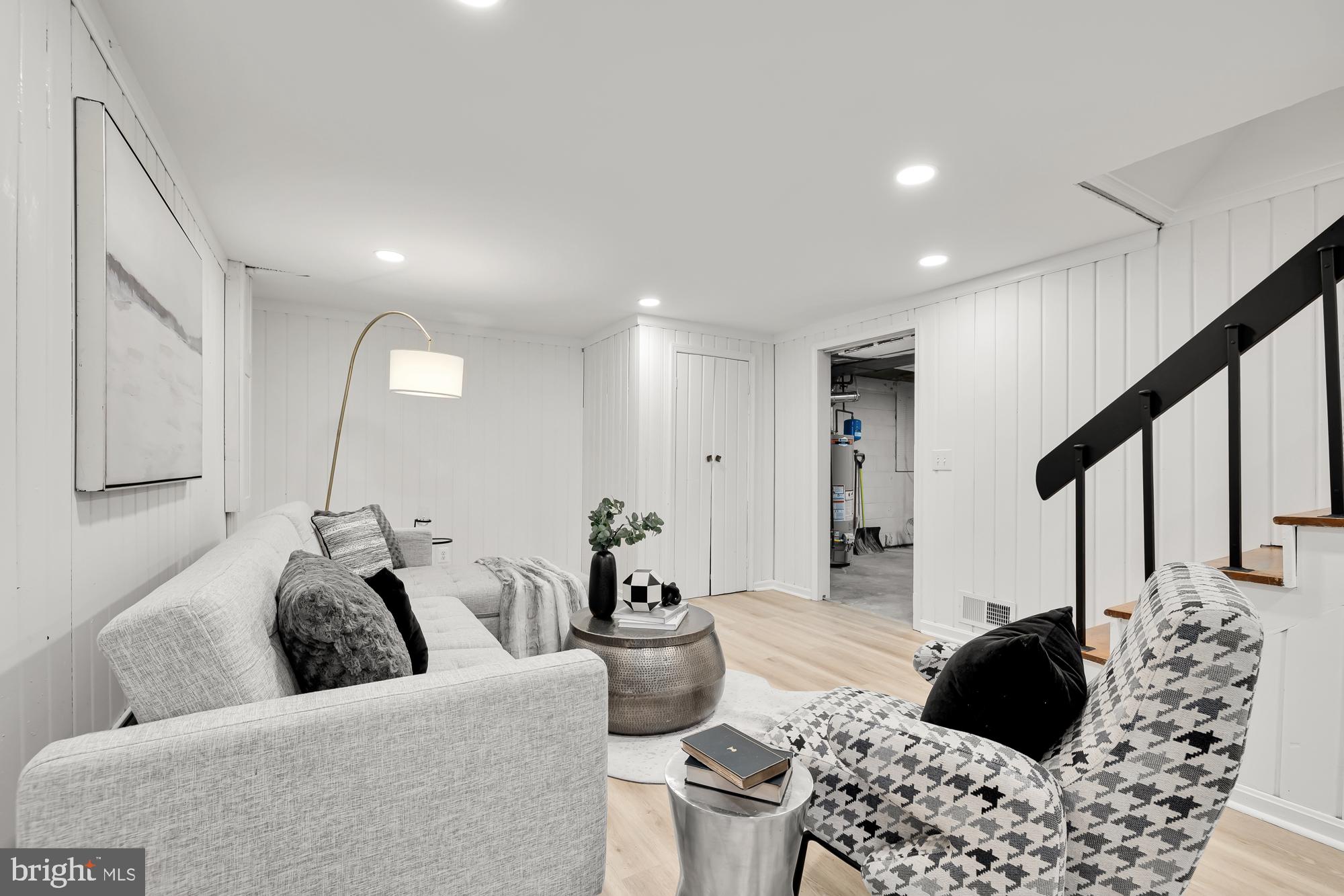6409 Forest Road