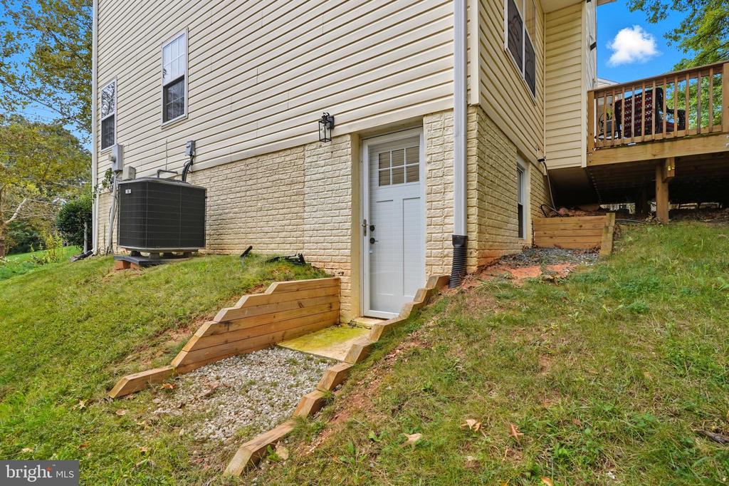 3100 HILLSIDE