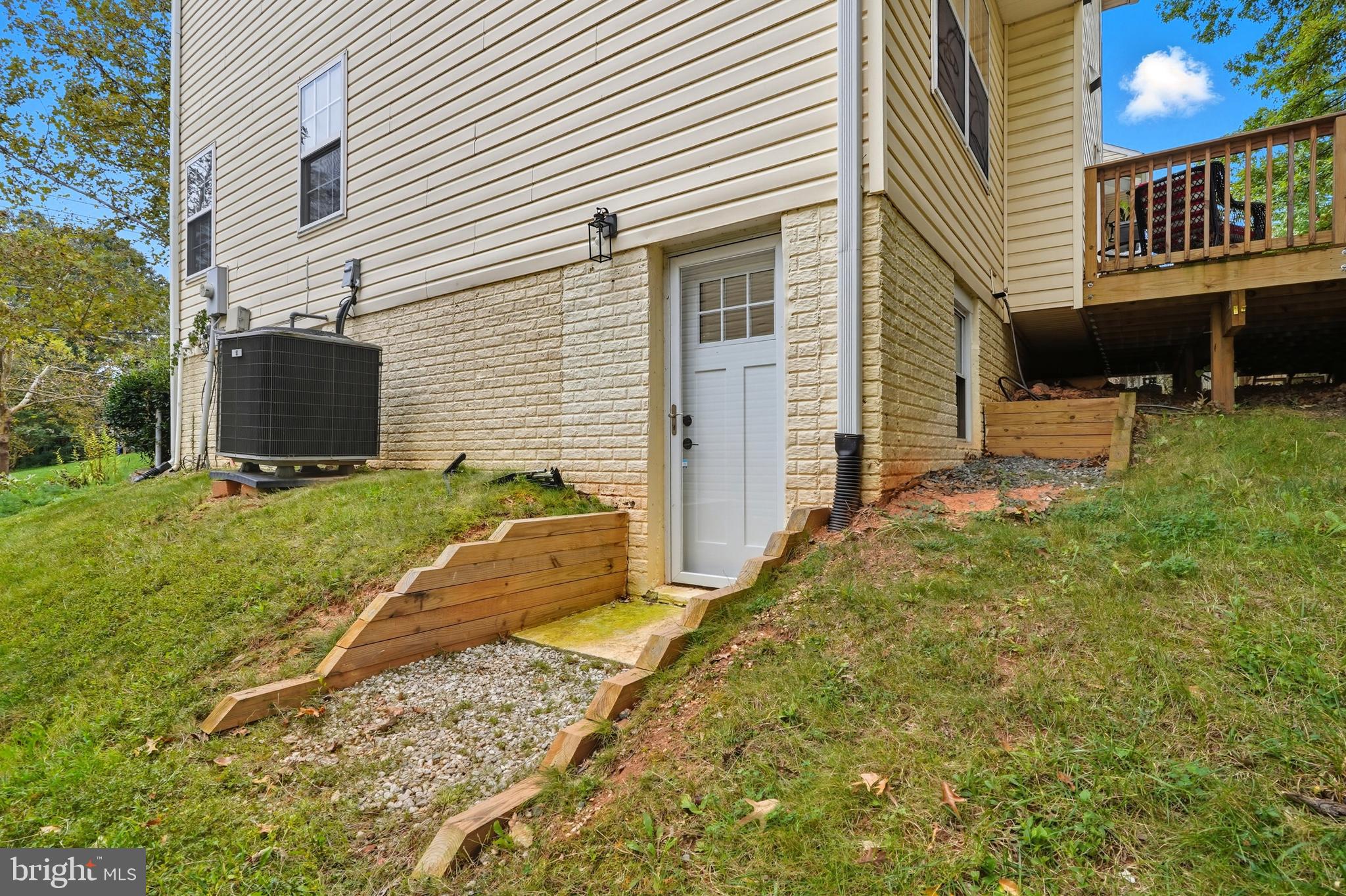 3100 HILLSIDE