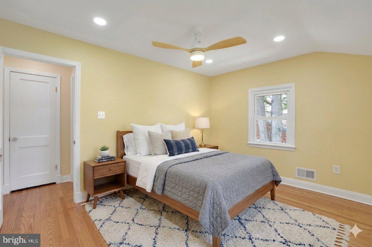 5807 CARLYLE