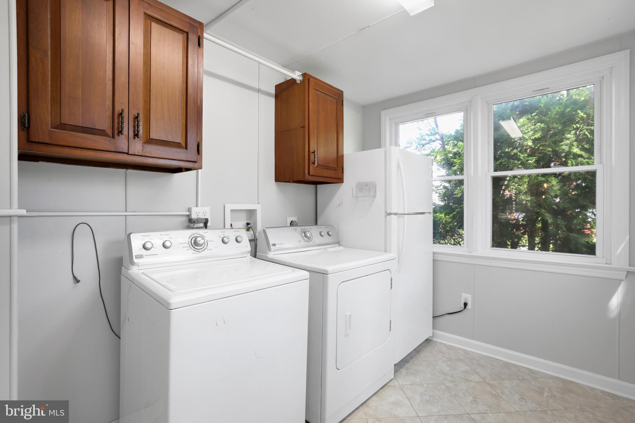 5807 CARLYLE