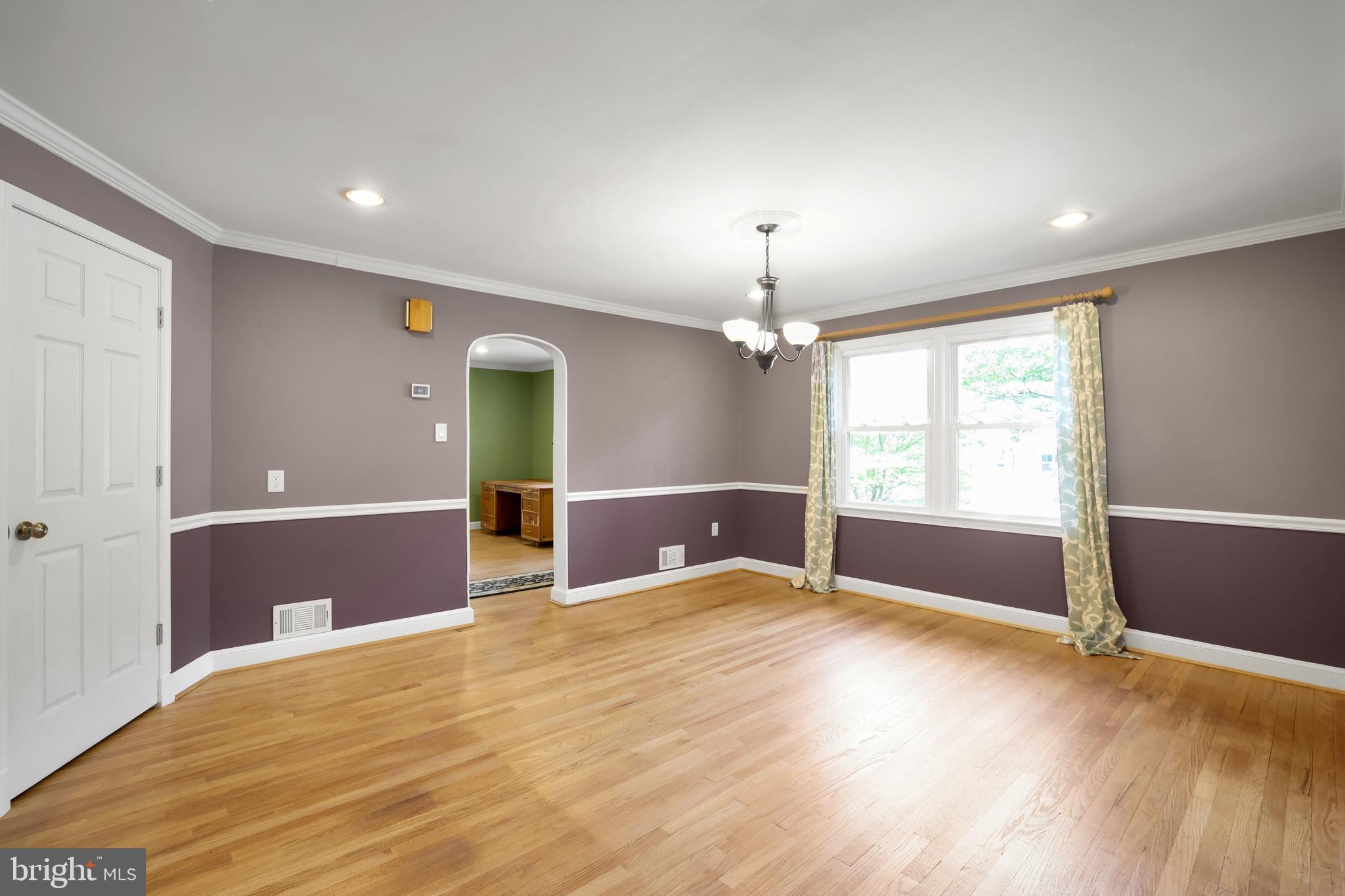 5807 CARLYLE