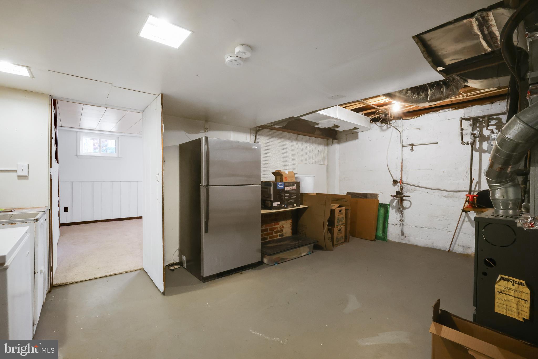 5807 CARLYLE
