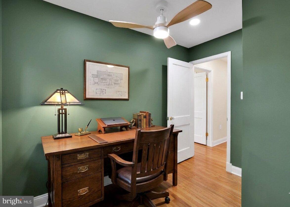 5807 CARLYLE