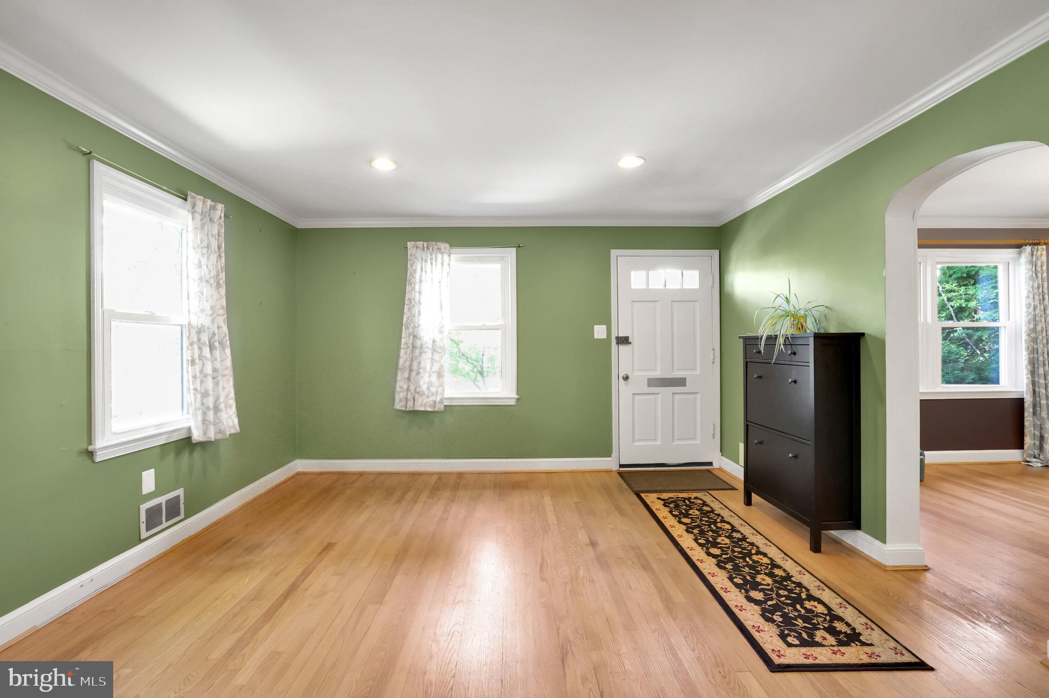 5807 CARLYLE