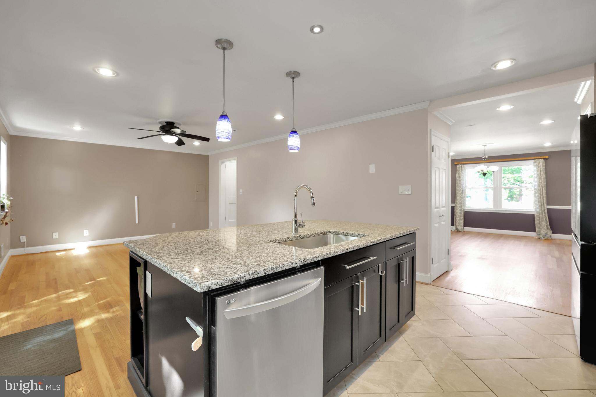 5807 CARLYLE