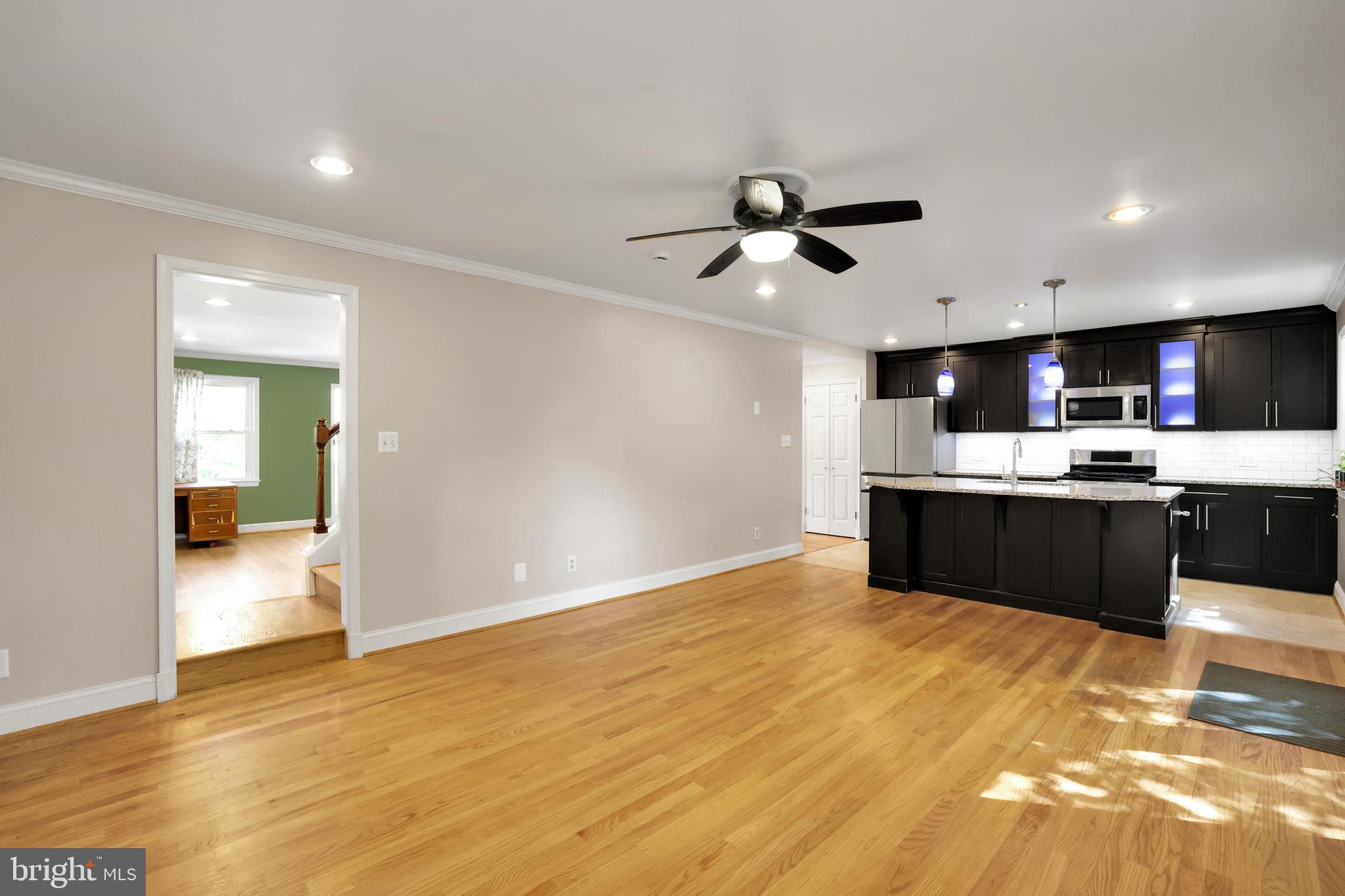 5807 CARLYLE