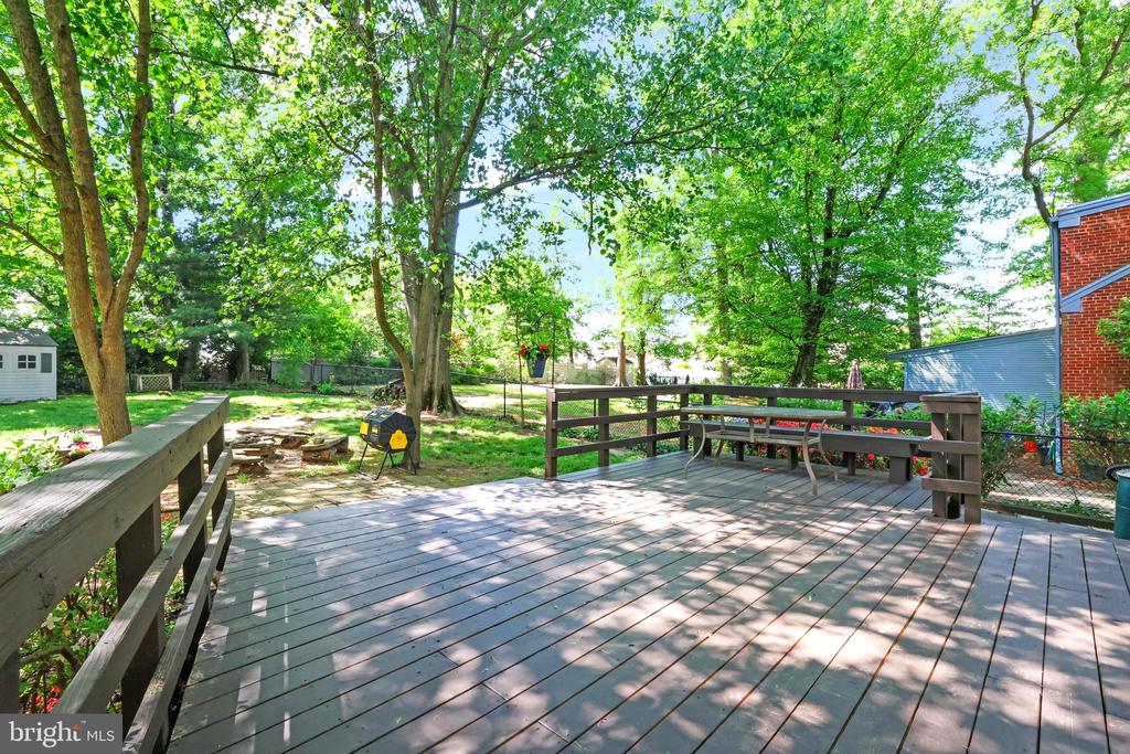 5807 CARLYLE