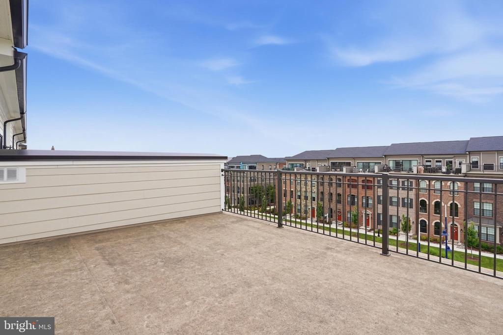 618 SKIFF WAY