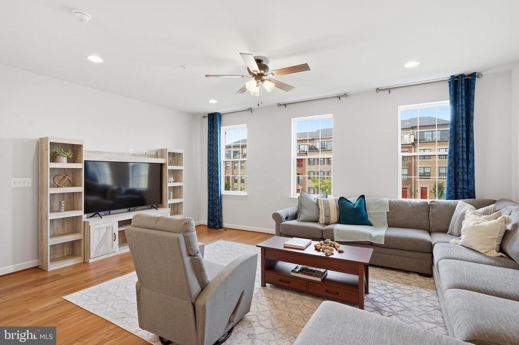 618 SKIFF WAY