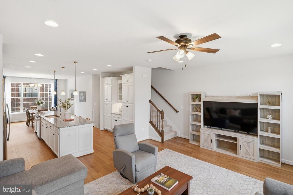 618 SKIFF WAY