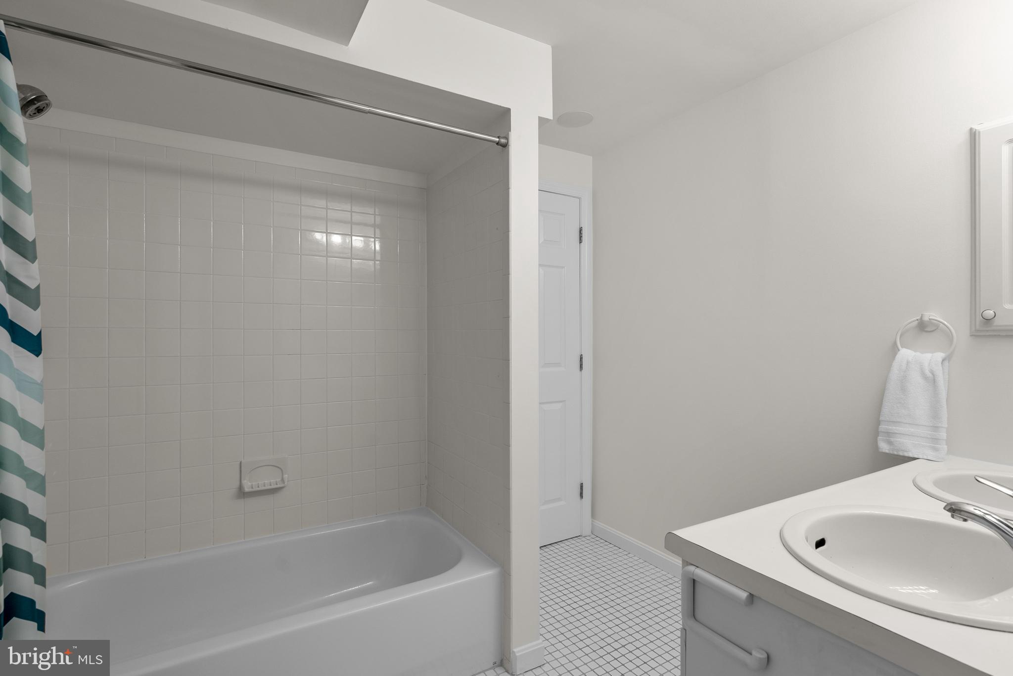 2512-F S Arlington Mill Dr #6