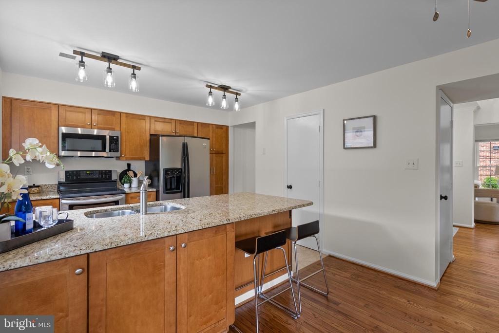 2512-F S Arlington Mill Dr #6