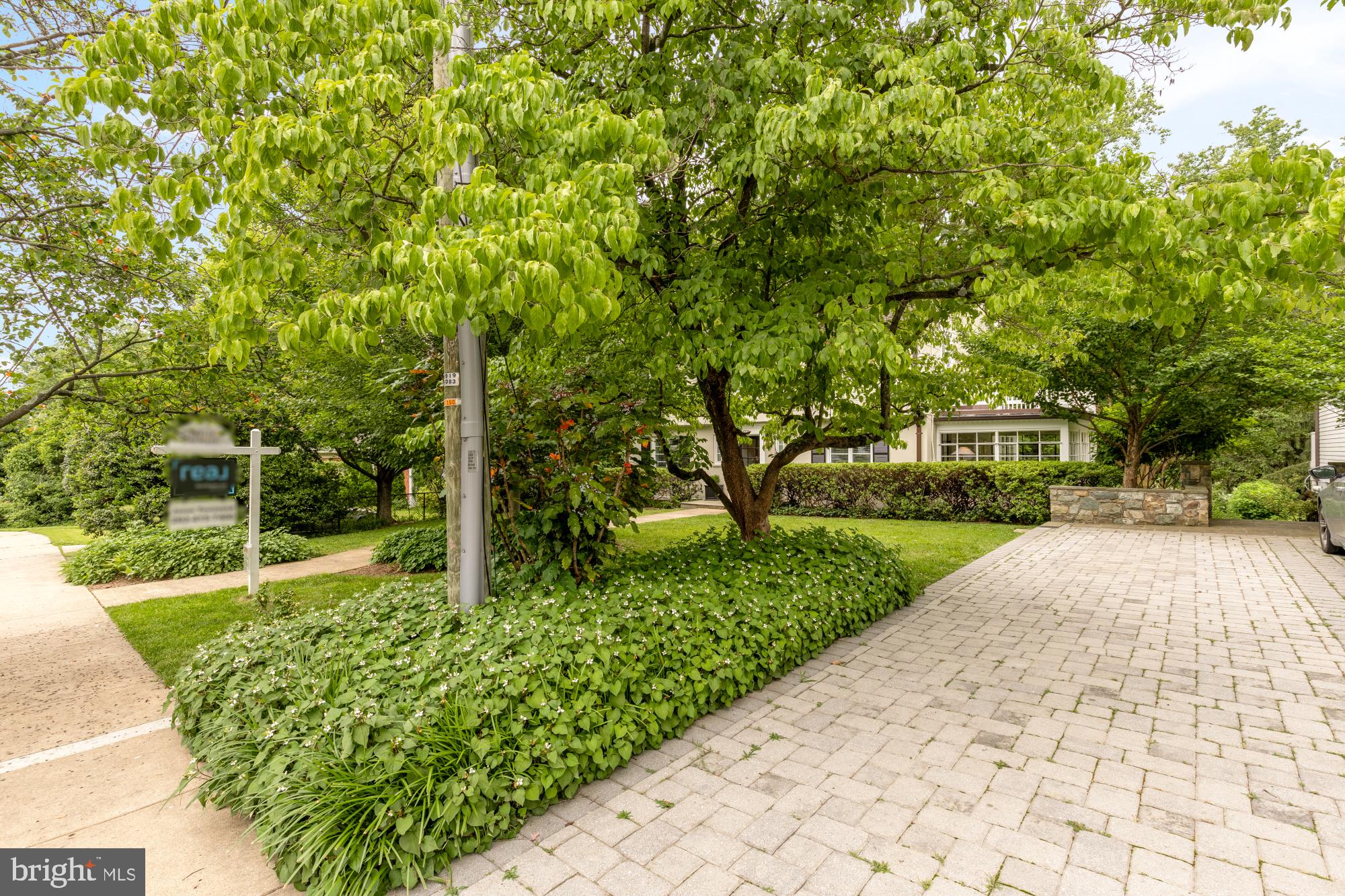 4320 Lorcom Ln