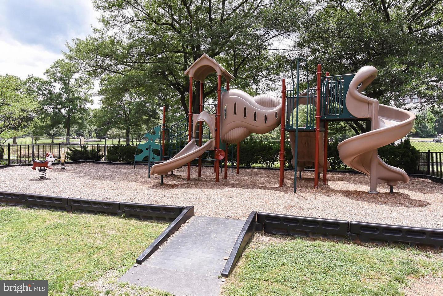 1121 ARLINGTON BOULEVARD 1004