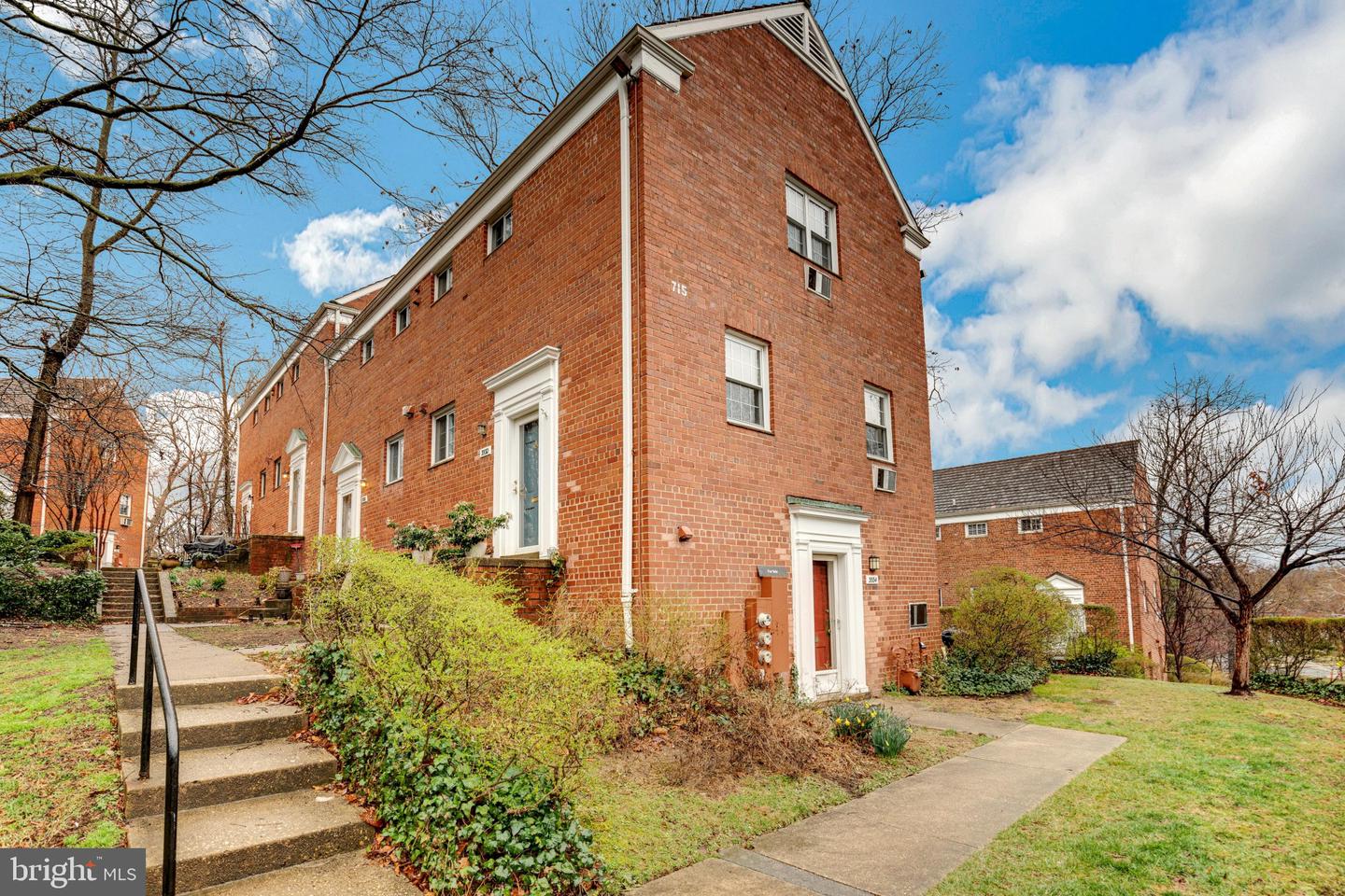 3534 GUNSTON ROAD Unit: 715
