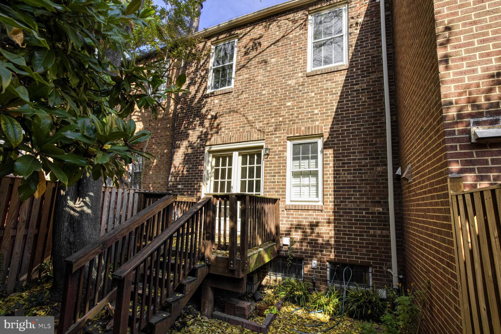 802 GIBBON STREET