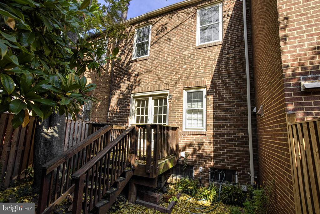 802 GIBBON STREET