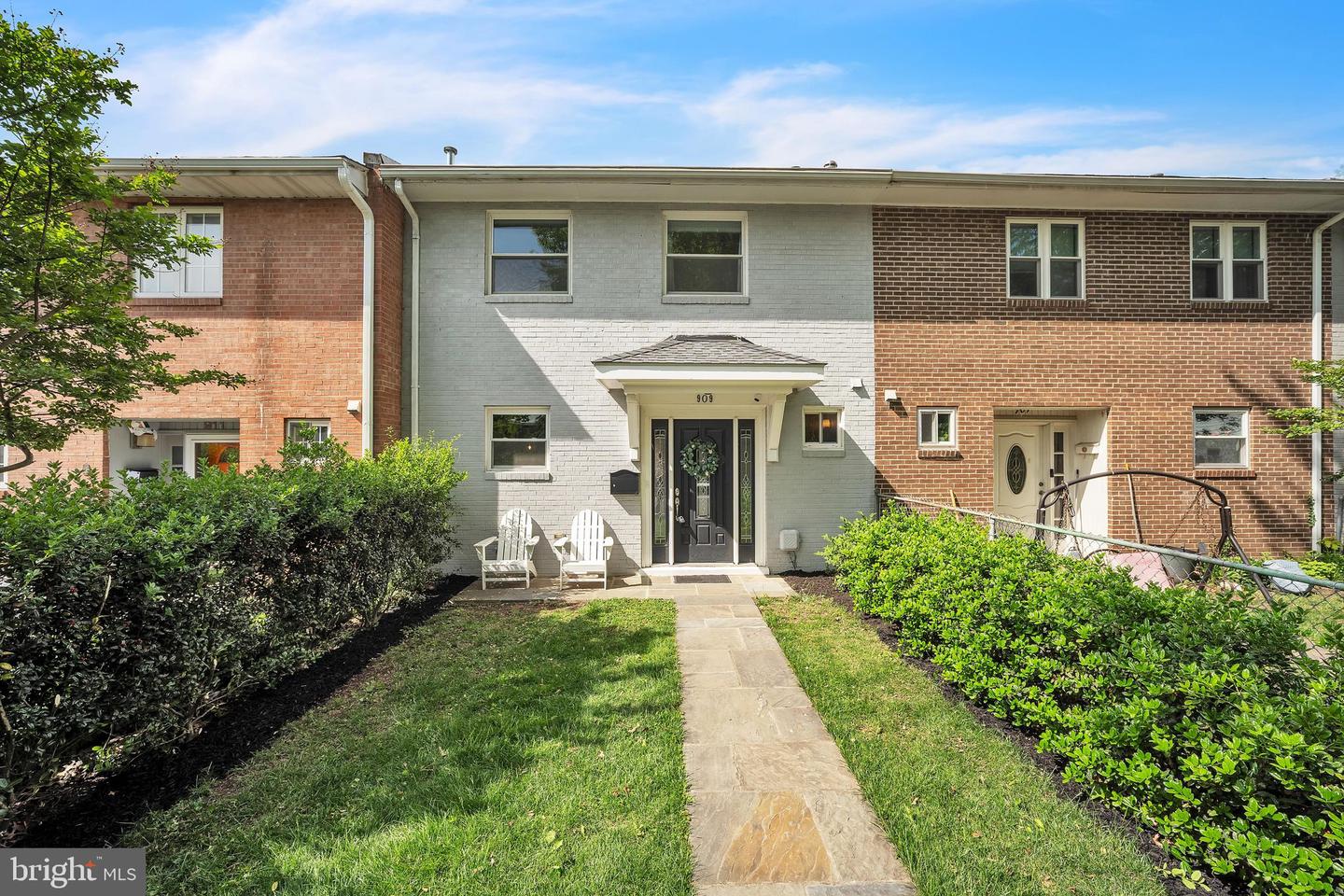 909 First St
