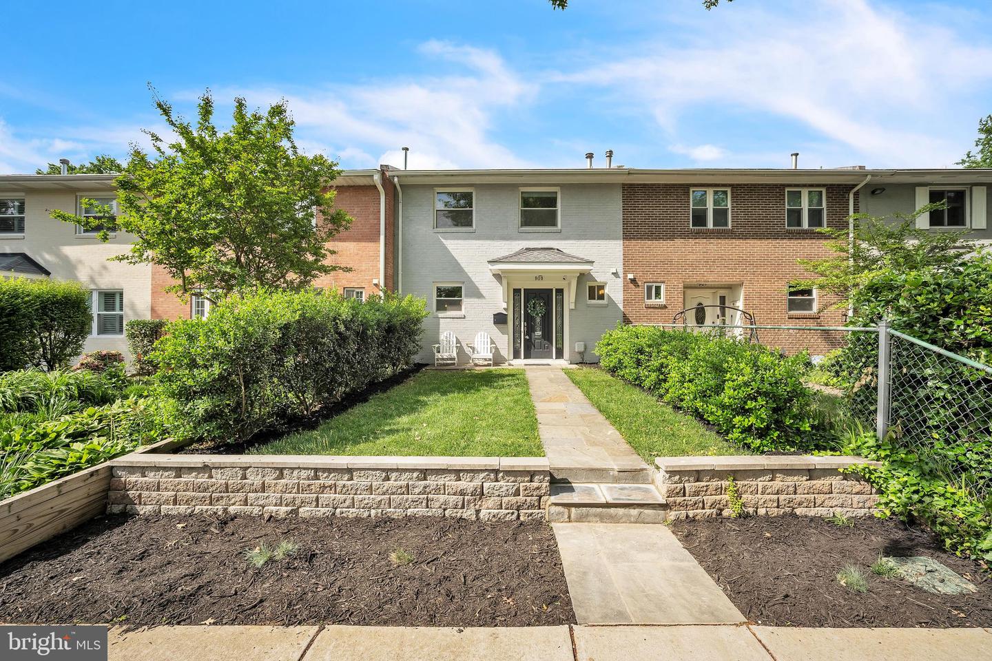 909 First St