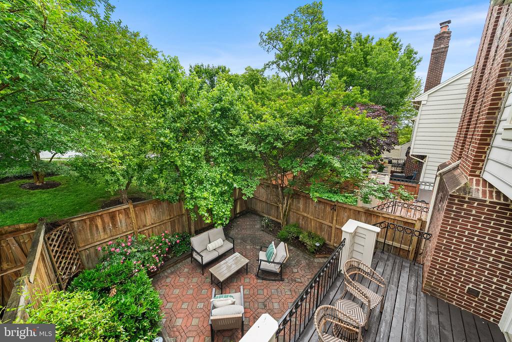 1132 QUAKER HILL COURT