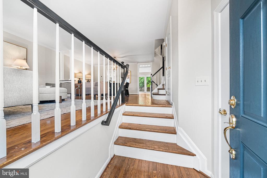 1132 QUAKER HILL COURT