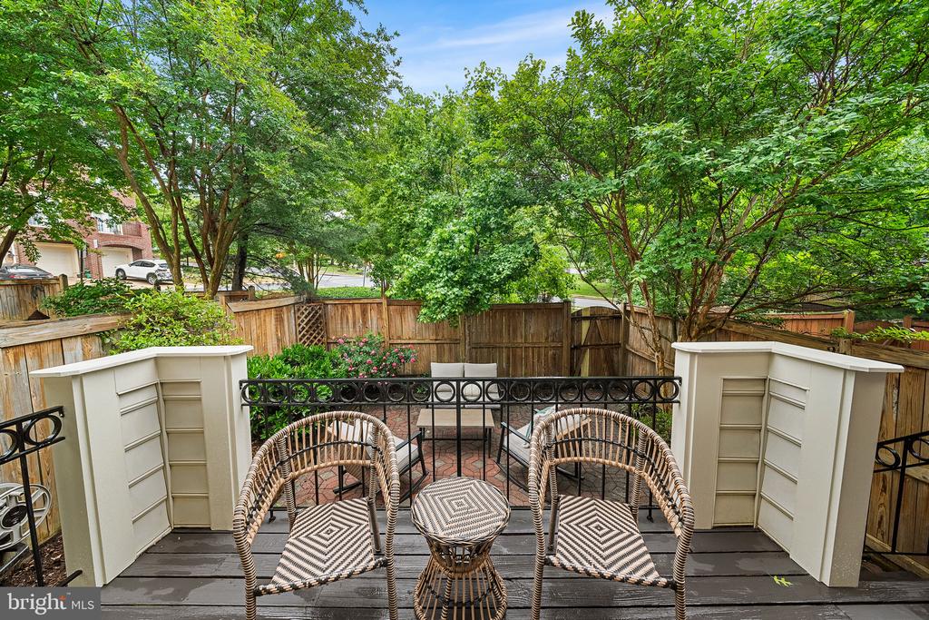 1132 QUAKER HILL COURT