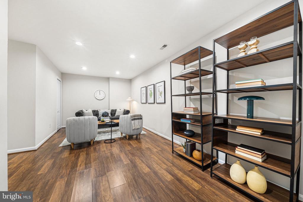 1132 QUAKER HILL COURT