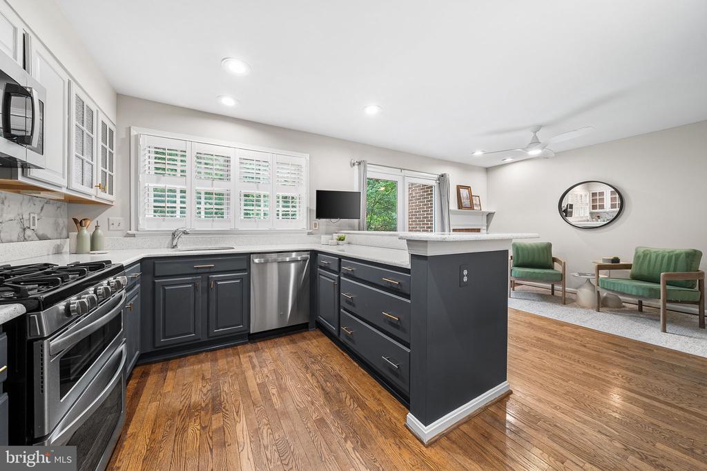 1132 QUAKER HILL COURT