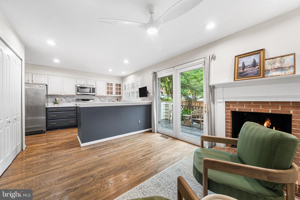 1132 QUAKER HILL COURT