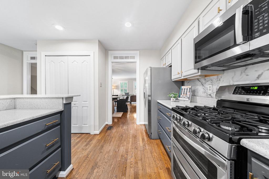 1132 QUAKER HILL COURT