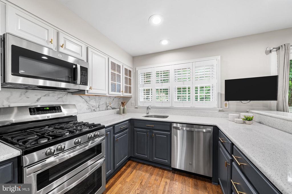 1132 QUAKER HILL COURT