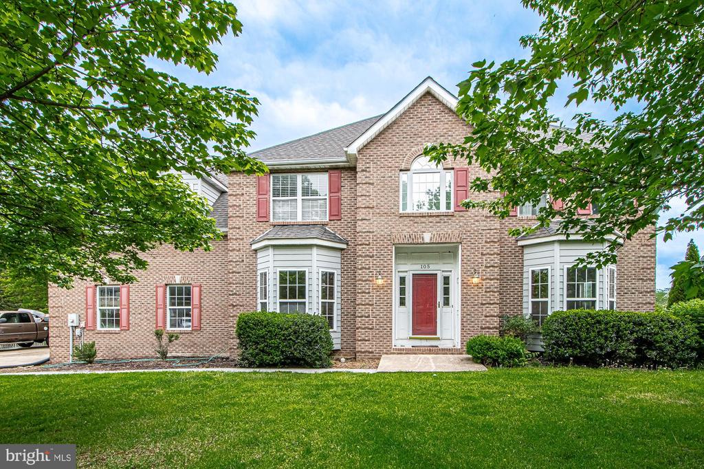 105 FAIRFIELD DRIVE