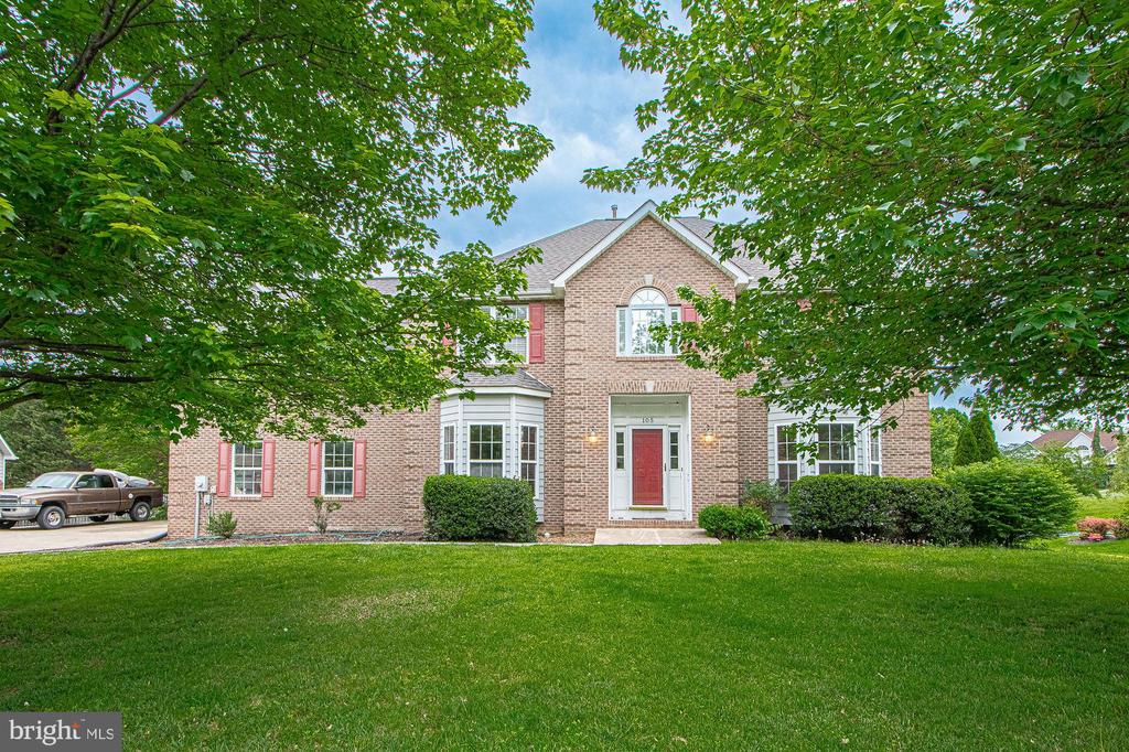 105 FAIRFIELD DRIVE