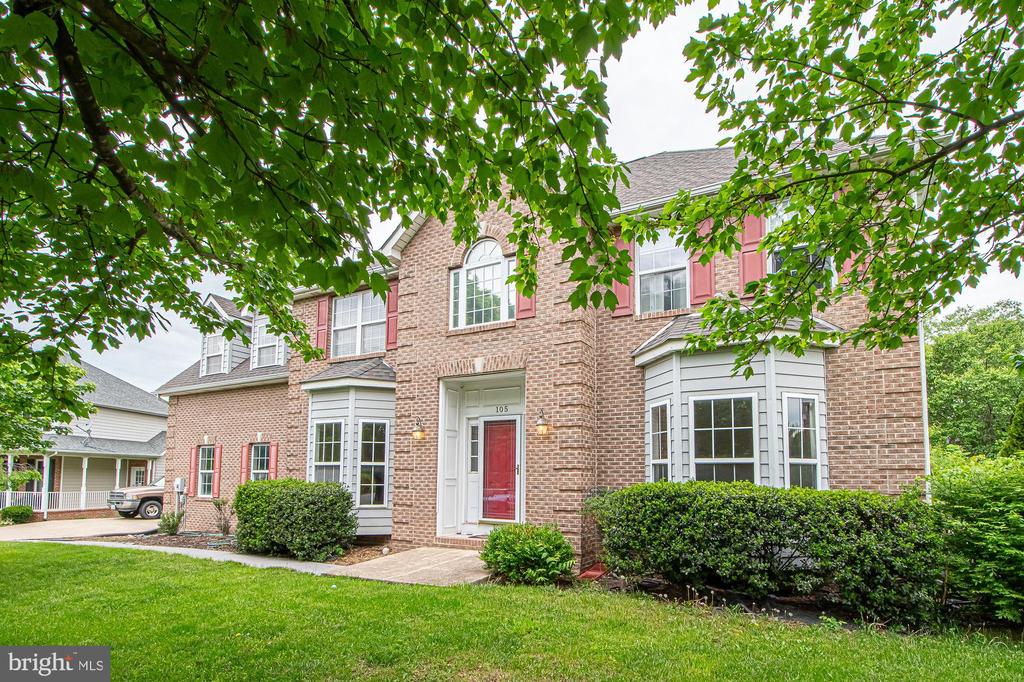 105 FAIRFIELD DRIVE