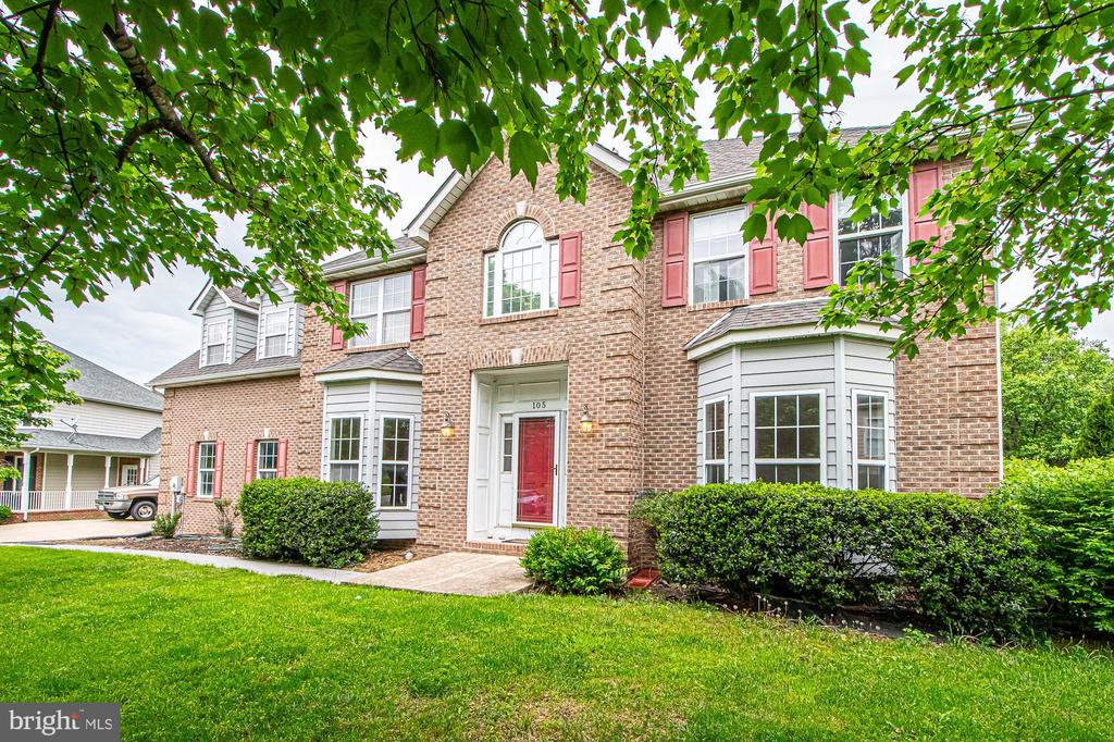 105 FAIRFIELD DRIVE