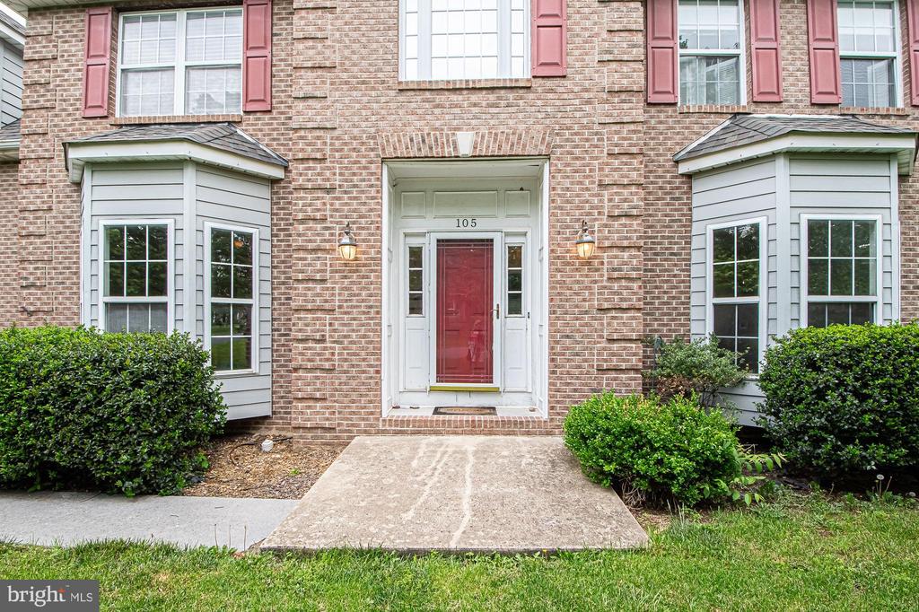 105 FAIRFIELD DRIVE