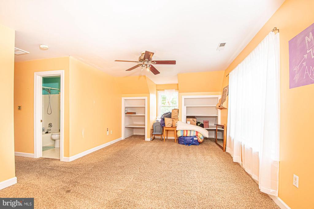 105 FAIRFIELD DRIVE